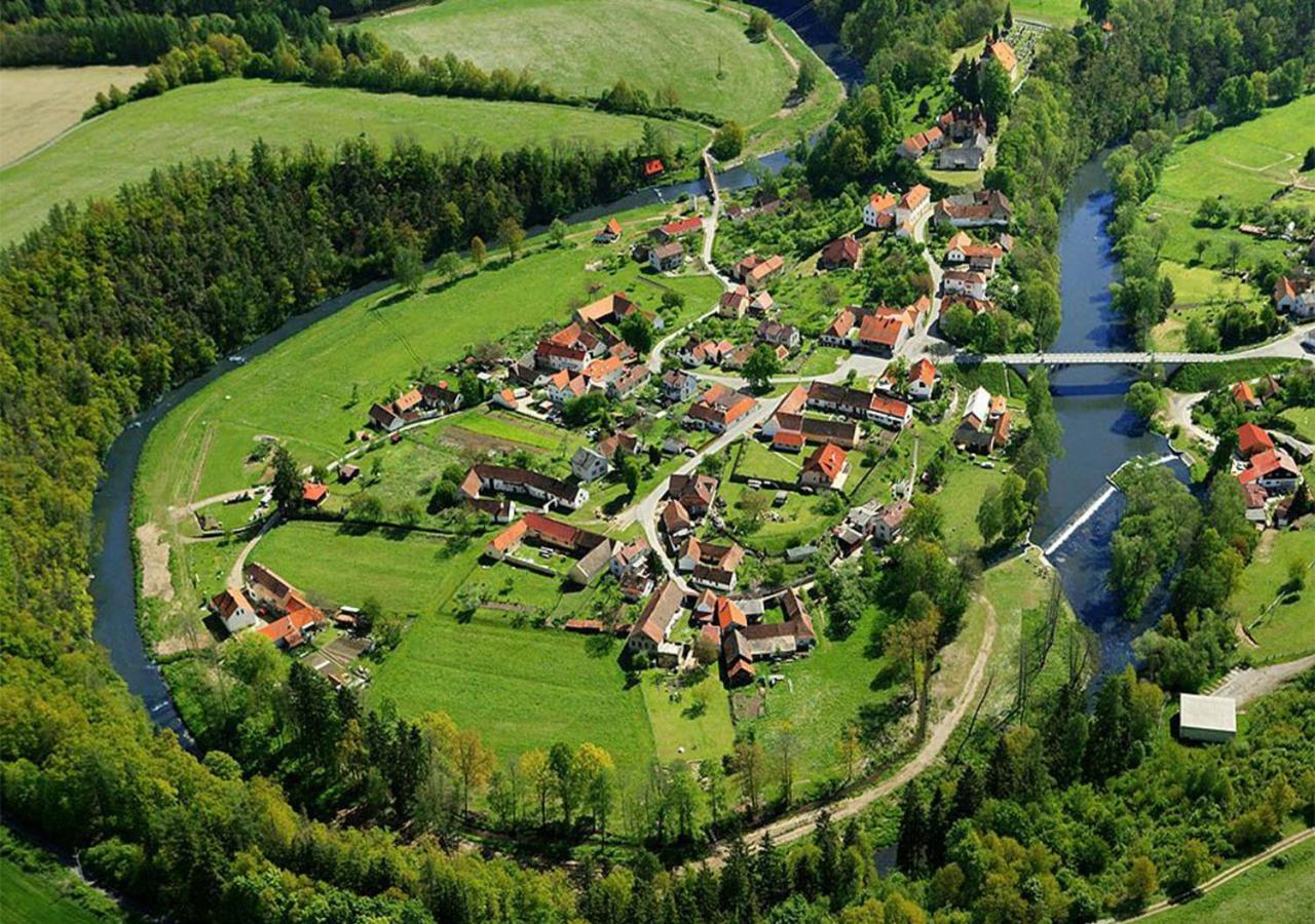 Hotel Klor Doudleby Exteriör bild
